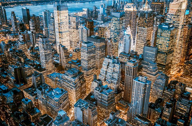 Miért kell egy kis benzinmotornak húznia a légajtót, amikor elindul, de az autó nem?